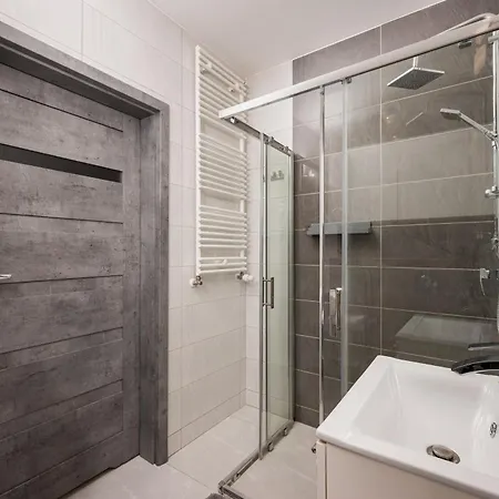 Praga Ostrobramska Modern By Bookinghost דירה