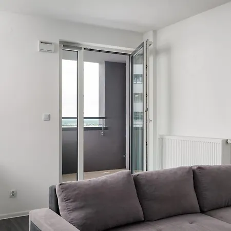 Praga Ostrobramska Modern By Bookinghost *