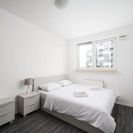 Praga Ostrobramska Modern By Bookinghost ורשה